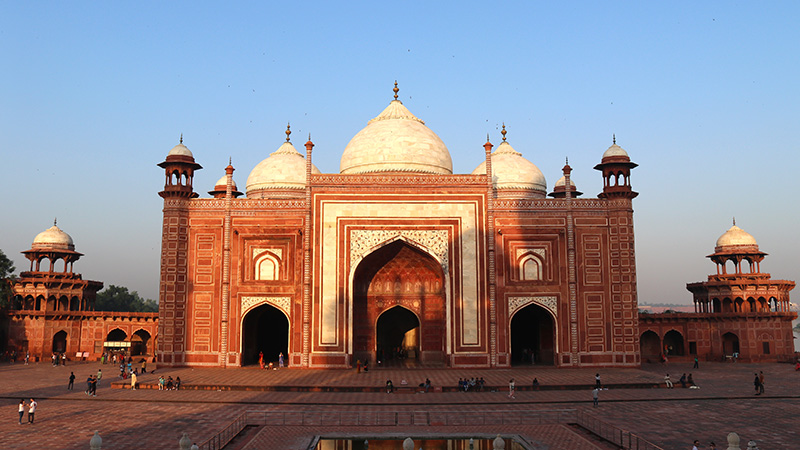 Mesquita ao lado do Taj Mahal