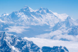 Monte Everest coberto de gelo