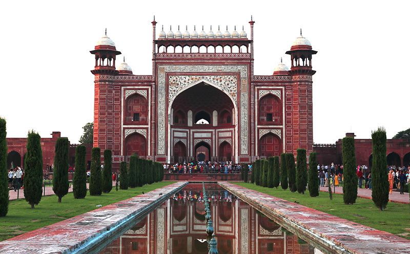 Pórtico do Taj Mahal na Índia