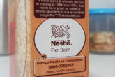 Caixa com logotipo da Nestlé