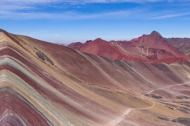 Vinicunca, a montanha de sete cores que fica no Peru