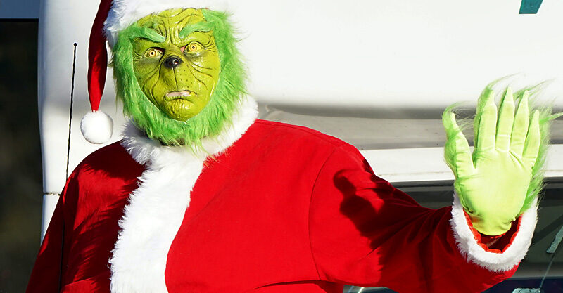 Grinch verde em desfile no Natal